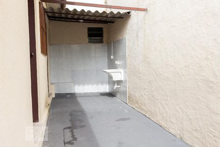 Casa para alugar com 60m², 1 quarto e sem vaga Casa para alugar com 60m², 1 quarto e sem vagaQuintal