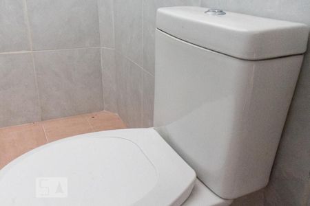Casa para alugar com 60m², 1 quarto e sem vaga Casa para alugar com 60m², 1 quarto e sem vagaBanheiro