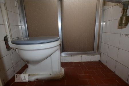 Banheiro Social- Vaso de casa para alugar com 1 quarto, 59m² em Ramos, Rio de Janeiro