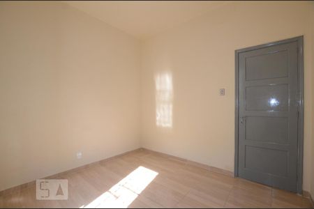 Sala de casa para alugar com 1 quarto, 59m² em Ramos, Rio de Janeiro