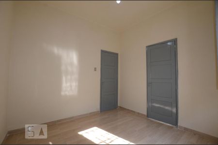 Sala de casa para alugar com 1 quarto, 59m² em Ramos, Rio de Janeiro
