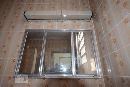 Casa para alugar com 70m², 2 quartos e sem vagaBanheiro Social- espelho