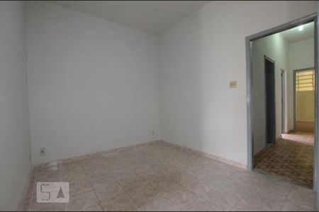 Sala de casa para alugar com 2 quartos, 70m² em Ramos, Rio de Janeiro