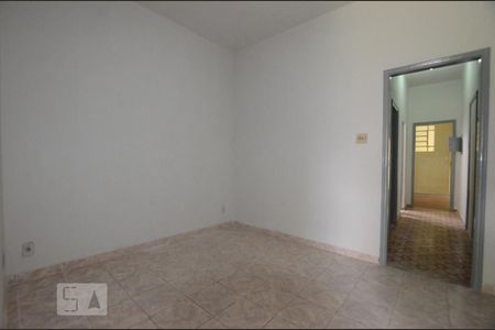 Sala de casa para alugar com 2 quartos, 70m² em Ramos, Rio de Janeiro