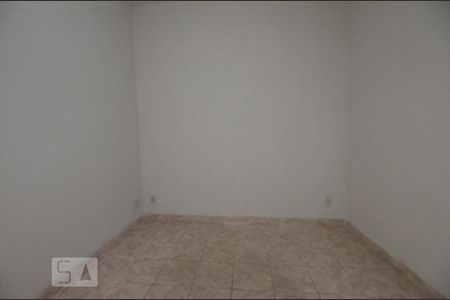 Sala de casa para alugar com 2 quartos, 70m² em Ramos, Rio de Janeiro