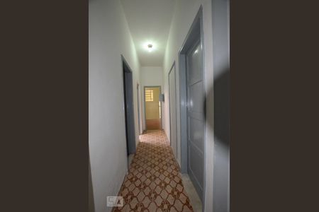 Corredor de casa para alugar com 2 quartos, 70m² em Ramos, Rio de Janeiro