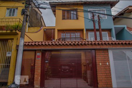 Casa à venda com 170m², 3 quartos e 2 vagasFachada