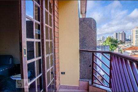 Sacada de casa à venda com 3 quartos, 170m² em Vila Romero, São Paulo