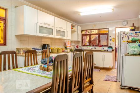 Casa à venda com 170m², 3 quartos e 2 vagasCozinha