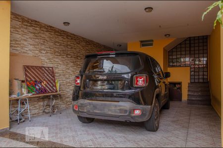 Casa à venda com 170m², 3 quartos e 2 vagasGaragem