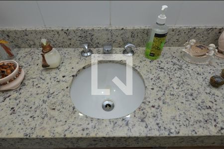 Apartamento à venda com 180m², 3 quartos e 2 vagasBanheiro do Quarto 2