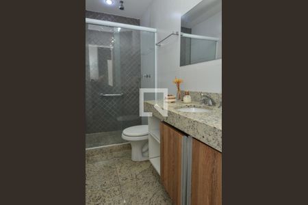 Apartamento à venda com 180m², 3 quartos e 2 vagasBanheiro do Quarto 2