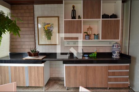 Apartamento à venda com 180m², 3 quartos e 2 vagasVaranda