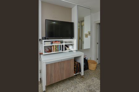 Apartamento à venda com 180m², 3 quartos e 2 vagasQuarto 2