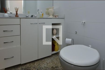 Apartamento à venda com 180m², 3 quartos e 2 vagasLavabo 
