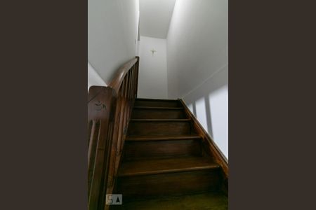 Casa à venda com 130m², 3 quartos e 3 vagasEScadas