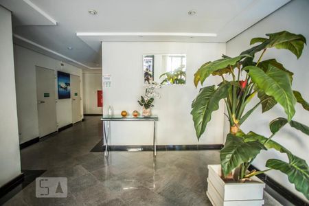 Apartamento à venda com 80m², 3 quartos e 2 vagas Apartamento à venda com 80m², 3 quartos e 2 vagasHall social