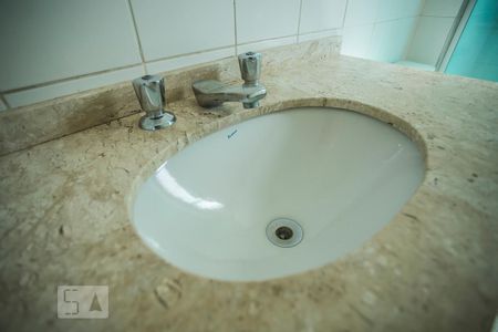 Apartamento à venda com 80m², 3 quartos e 2 vagas Apartamento à venda com 80m², 3 quartos e 2 vagasDetalhe - Banheiro Suite