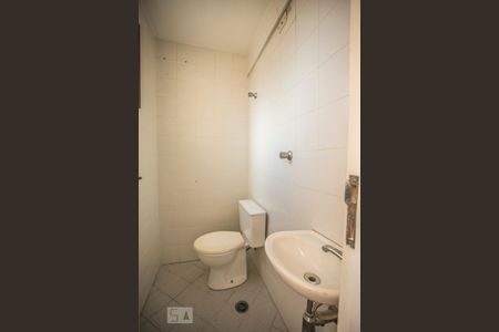 Apartamento à venda com 80m², 3 quartos e 2 vagas Apartamento à venda com 80m², 3 quartos e 2 vagasBanheiro de Serviço