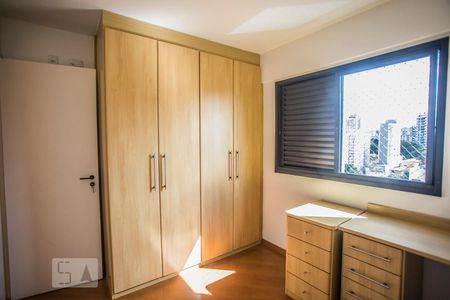 Apartamento à venda com 80m², 3 quartos e 2 vagas Apartamento à venda com 80m², 3 quartos e 2 vagasQuarto 2 - Armários