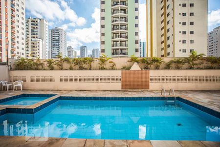 Apartamento à venda com 80m², 3 quartos e 2 vagas Apartamento à venda com 80m², 3 quartos e 2 vagasÁrea comum - Piscina
