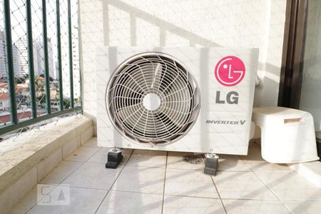 Sacada - aquecedor de apartamento para alugar com 2 quartos, 75m² em Saúde, São Paulo