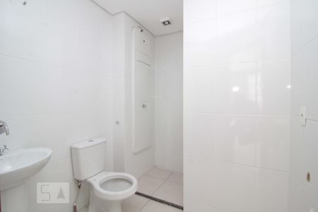 Banheiro de kitnet/studio para alugar com 1 quarto, 50m² em Centro, Belo Horizonte