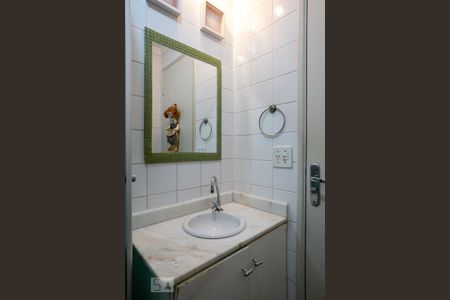 Apartamento à venda com 49m², 2 quartos e 1 vaga Apartamento à venda com 49m², 2 quartos e 1 vagaBanheiro