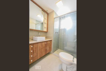 Apartamento à venda com 68m², 1 quarto e 2 vagasBanheiro da Suíte