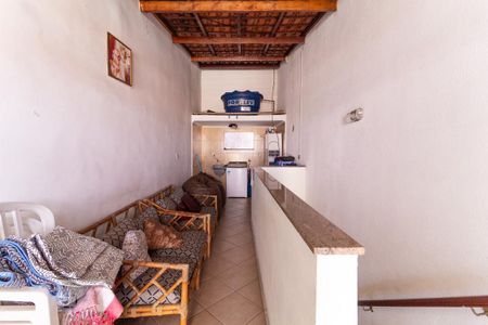 Casa à venda com 120m², 3 quartos e 2 vagas Casa à venda com 120m², 3 quartos e 2 vagasTerraço