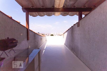 Casa à venda com 120m², 3 quartos e 2 vagas Casa à venda com 120m², 3 quartos e 2 vagasTerraço