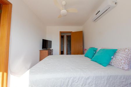 Suíte de apartamento para alugar com 3 quartos, 103m² em Vila Ipiranga, Porto Alegre