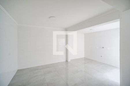 Casa para alugar com 100m², 2 quartos e 2 vagasCozinha