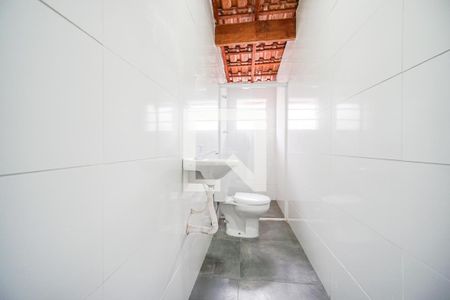 Casa para alugar com 100m², 2 quartos e 2 vagasBanheiro do salão