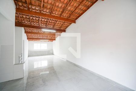 Casa para alugar com 100m², 2 quartos e 2 vagasSalão
