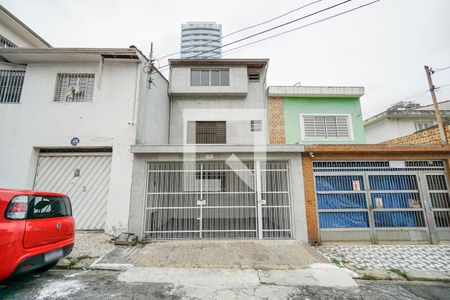 Casa para alugar com 100m², 2 quartos e 2 vagasFachada