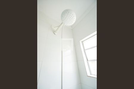 Casa para alugar com 100m², 2 quartos e 2 vagasChuveiro