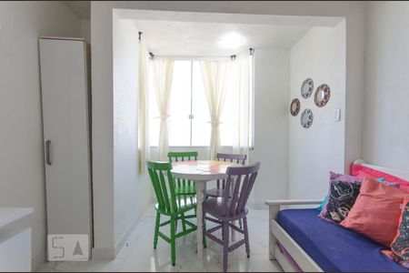 Sala de apartamento para alugar com 1 quarto, 40m² em Canasvieiras, Florianópolis