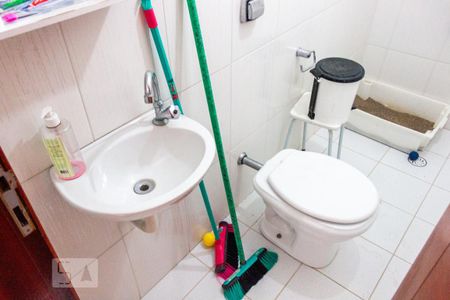 Casa à venda com 440m², 3 quartos e 7 vagas Casa à venda com 440m², 3 quartos e 7 vagasBanheiro de Serviço