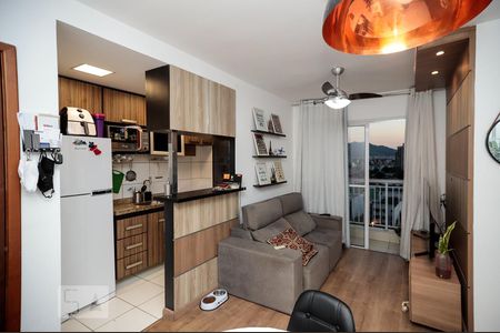 Sala de apartamento à venda com 3 quartos, 58m² em Del Castilho, Rio de Janeiro