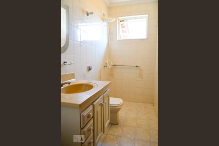 Casa à venda com 220m², 4 quartos e 3 vagasBanheiro