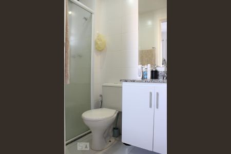 Apartamento para alugar com 67m², 2 quartos e 2 vagas Apartamento para alugar com 67m², 2 quartos e 2 vagasBanheiro da suíte