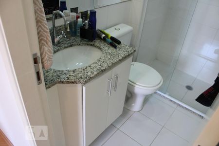 Apartamento para alugar com 67m², 2 quartos e 2 vagasBanheiro social