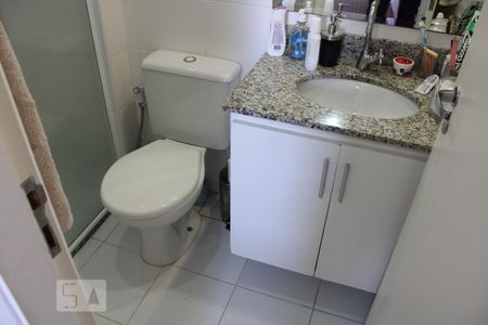 Apartamento para alugar com 67m², 2 quartos e 2 vagasBanheiro da suíte