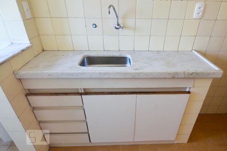 Apartamento para alugar com 70m², 2 quartos e 2 vagasCozinha