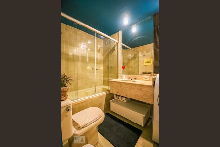 Apartamento à venda com 45m², 1 quarto e 1 vaga Apartamento à venda com 45m², 1 quarto e 1 vagaBanheiro da Suíte