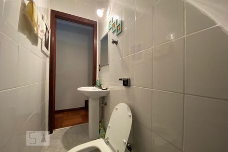 Lavabo de casa à venda com 4 quartos, 143m² em Vila Suzana, São Paulo