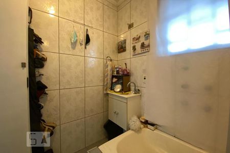 Casa à venda com 143m², 4 quartos e 3 vagasBanheiro da Suíte 1