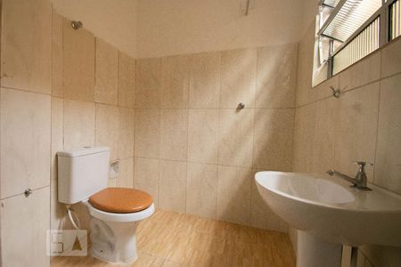 Casa para alugar com 70m², 1 quarto e 2 vagasBanheiro