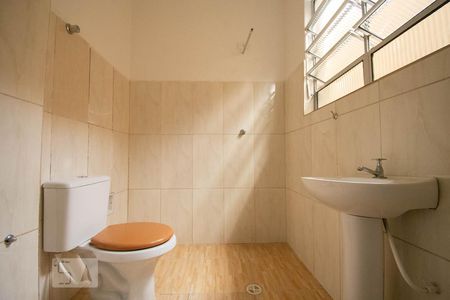 Casa para alugar com 70m², 1 quarto e 2 vagasBanheiro